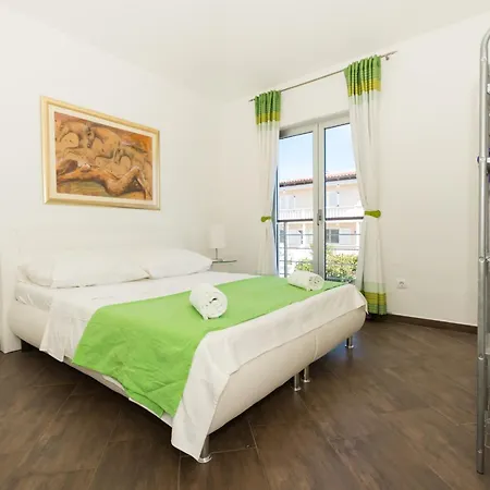 Apartament By The Sea Tribunj, Vodice - 24102 *